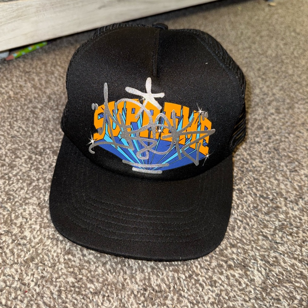 SUPREME trucker hat men’s